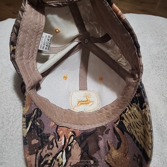 John Deere Woodland Camo Hat - Picture 3 of 4